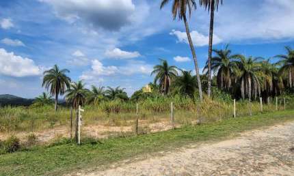 Terreno Incrível à Venda no Condomínio Solar das Palmeiras em Esmeraldas - 1.827 m²