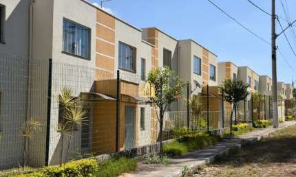 Apartamento à venda em Esmeraldas-MG, bairro Tropeiros - 2 quartos, 1 sala, 1 banheiro, 1 vaga, 60m². Imperdível!