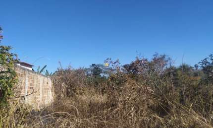 Terreno à venda em Esmeraldas-MG, bairro Dumaville, 360m² de área! Aproveite esta oportunidade!