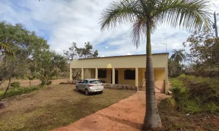Sítio de Luxo à Venda - Região Encontro das Águas em Esmeraldas-MG: 4 Quartos, 1 Suíte, 3843 m² de Área!