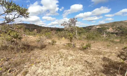 Terreno à venda em Esmeraldas-MG, Nova Esmeraldas, 450m² de área. Aproveite essa oportunidade!