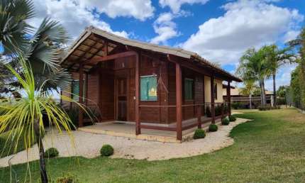 Casa em Condomínio de Luxo em Fortuna de Minas-MG: 2 Quartos, 1 Sala, 2 Banheiros, 6 Vagas de Garagem, 190m² de Área - Imperdível!
