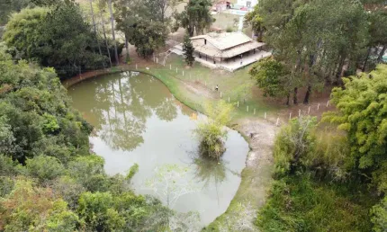 Oportunidade única: Sitio Comercial à venda em Esmeraldas-MG, Bairro Melo Viana - 4 quartos, 1 suíte, 2 salas, 5 banheiros, 10 vagas, 50.000m².