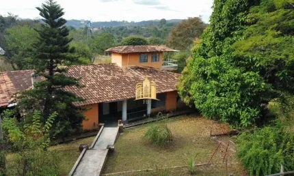 Lindo Sítio à Venda no Condomínio Nova Andiroba - Esmeraldas, MG