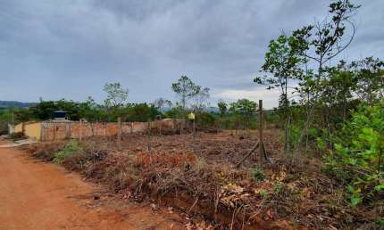 Terreno à venda em Esmeraldas-MG, bairro Maceió, 360m² de área. Confira agora!