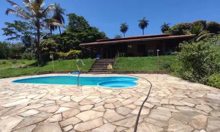 Sítio Comercial de Luxo no Condomínio Recanto da Serra: Paraíso Natural Espera por Você! 2 Quartos, 1 Suíte, Piscina, 10.000m².
