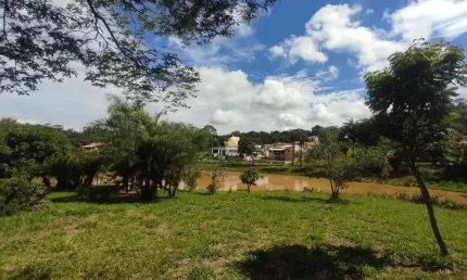 Lote Amplo à Venda no Condomínio Solar das Palmeiras em Esmeraldas - 1.670 m²