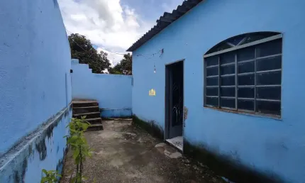 Imperdível! Casa à venda em Esmeraldas-MG, bairro Dumaville, 4 quartos, 1 sala, 1 banheiro, 2 vagas de garagem. Aproveite!