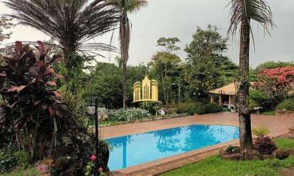Sítio comercial à venda em Contagem-MG, bairro Tupã: 5 quartos, 1 suíte, 3 salas, 4 banheiros, 5 vagas, 10.000,00m².