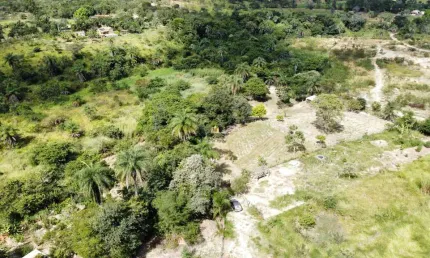 Terreno à venda em Esmeraldas-MG, bairro Cachoeira, com 10.000m² de área! Venha conferir essa oportunidade única!