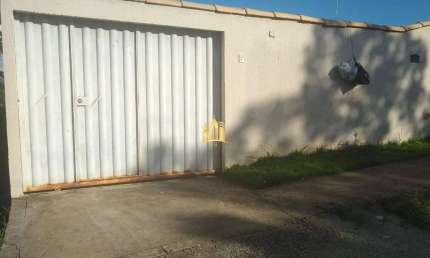 Casa à Venda no Bairro Dumaville, Esmeraldas - 3 Quartos, Terraço e Garagem, R$ 180.000