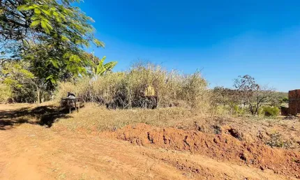 Lote à Venda no Bairro Fernão Dias, Esmeraldas - 450m² em Local Tranquilo, R$ 75.000