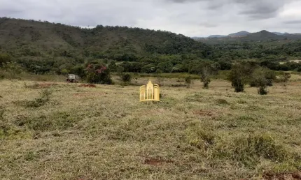 Excelente Terreno de 20.000m² à Venda em Área Rural de Esmeraldas - Próximo ao Centro, R$ 250.000