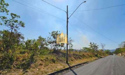 Venda de Terreno 2.000 m² no Bairro Santa Quitéria - Esmeraldas | Rua Asfaltada, Infraestrutura Completa, R$180.000,00