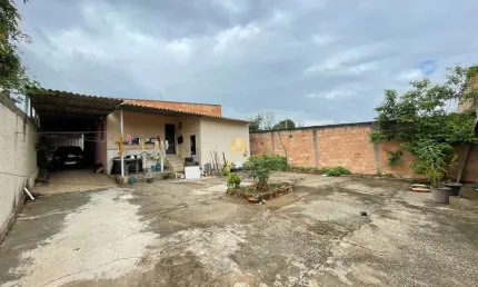 Venda de Casa no Novo Retiro em Esmeraldas - 4 Quartos por R$330.000