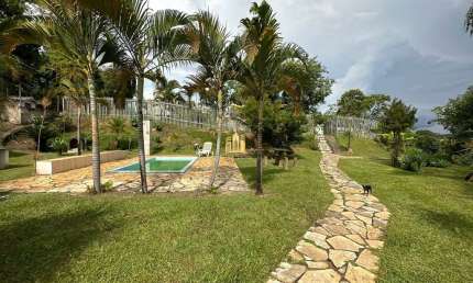 Sítio à Venda em Tropeiros, Esmeraldas - 3.000m², 2 Quartos, Área Gourmet, R$580.000