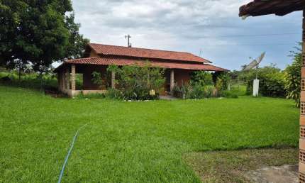 Fazenda de 9 Hectares à Venda em Esmeraldas - R$1.300.000,00 com Casas, Lagoas e Área Gourmet