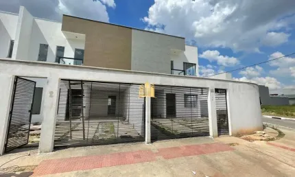 Casas à Venda Guarujá Mansões: 3 Quartos (1 Suíte), Garagem e Localização Premium!