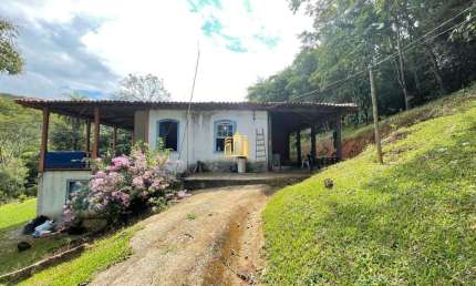 Sítio à Venda em Esmeraldas: 5 Quartos, 40.000m² e Fogão a Lenha!