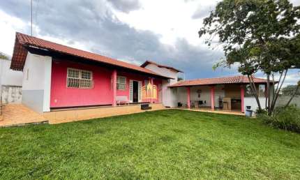 Casa à Venda no Fernão Dias: 3 Quartos, Área Gourmet e Piscina com Hidro!