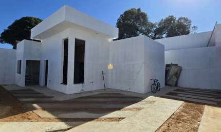 Casa em Construção com 3 Quartos em Terreno de 225m² - Bairro Fernão Dias - R$450.000
