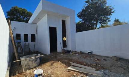 Casa em Construção com 3 Quartos em Terreno de 225m² - Bairro Fernão Dias - R$420.000