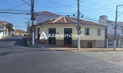 Casa c/ 3 quartos, e 1 vaga, 160m², à venda no bairro Vila Libanesa, por 600.000,00