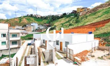 Casa com 2 quartos à venda na Rua Concetta Zito Baldi, Linhares, Juiz de Fora