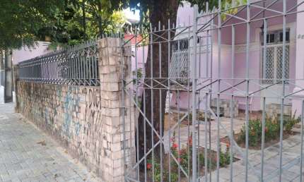 ALUGO CASA COMERCIAL  NA AVENIDA DEZESSETE DE AGOSTO
