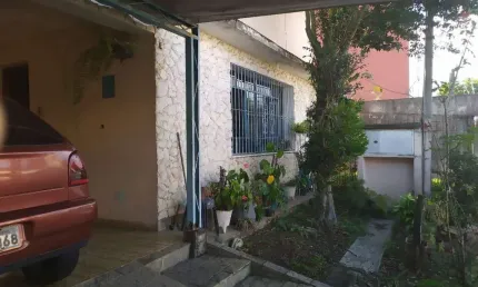 Casa à venda na Avenida Brasil, Monte Castelo, São José dos Campos por R$ 550.000