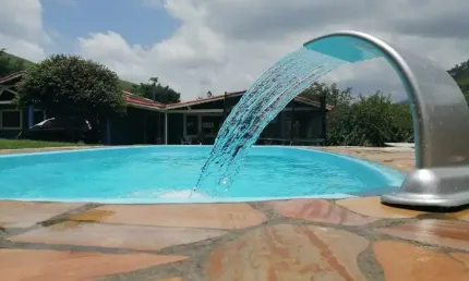 Vende-se linda chacara em monteiro lobato em são benedito com 02 dormitórios