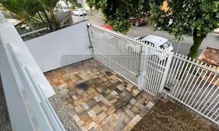 Casa com 3 quartos para alugar na Rua Bernardo Crespo Lopes, 114, Parque Campolim, Sorocaba