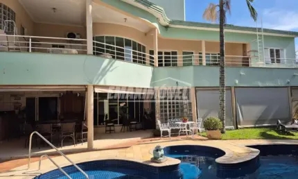 Sobrado com 4 suítes, 6 vagas e Espaço gourmet com Piscina!
