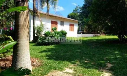 Chácara com Grande Área Verde e Infraestrutura para Lazer