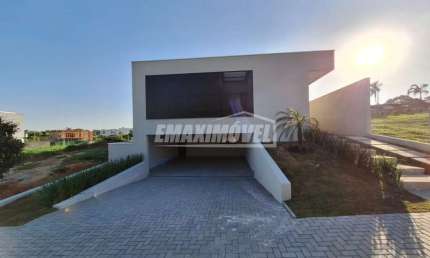 Casa com 3 suítes, 2 Vagas e Piscina - Alphaville Itu