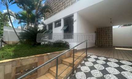 Sobrado com 4 Quartos, 2 vagas e Sala comercial - Santa Rosália