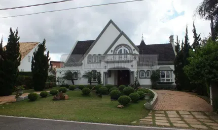Casa com 5 Quartos, Hidro e Área gourmet com piscina - Cond. Lago Azul