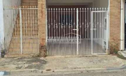 Casa com 3 Quartos sendo 1 suíte e 1 vaga - Jardim Guaíba
