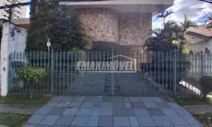 Casa com 3 Suítes, 5 vagas e espaço gourmet com piscina no Jd. Santa Rosália