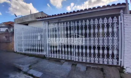 Casa com 2 quartos e edicula no bairro Jardim Santa Rosalia