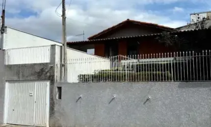 Casa a venda, localizada no Bairro Parque Ouro Fino