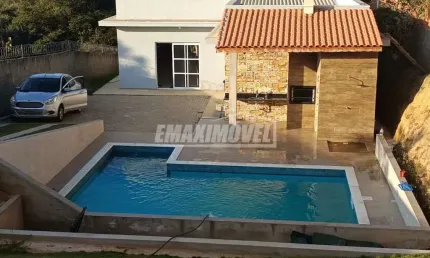 Chácara com 3 Quartos e Espaço gourmet com Piscina em Iperó/SP!