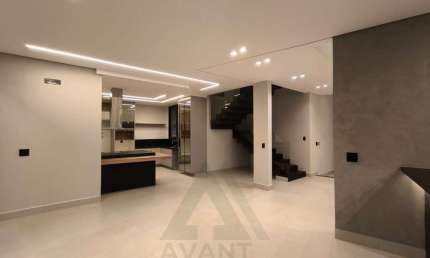Casa de luxo em condomínio na Canterville, Valinhos-SP: 3 quartos, 3 suítes, 3 salas, 5 banheiros, 4 vagas de garagem e 294,02m²!