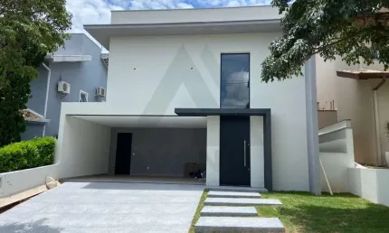 Casa no Condomínio Jardim das Palmeiras à Venda em Vinhedo-SP - 3 Quartos, 3 Suítes, 2 Salas, 4 Banheiros, 4 Vagas de Garagem - 237,00 m².