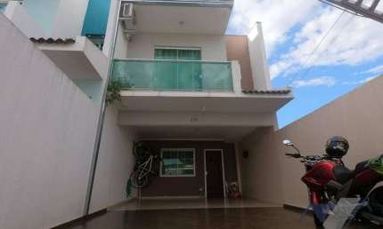 Sobrado com 3 dormitórios à venda, 140 m² por R$ 595.000,00 - Parque Verde - Cascavel/PR