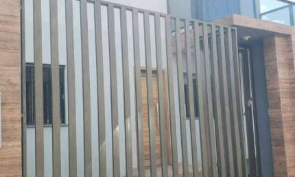 Sobrado com 3 dormitórios à venda, 126 m² por R$ 660.000,00 - Pioneiros Catarinenses - Cascavel/PR