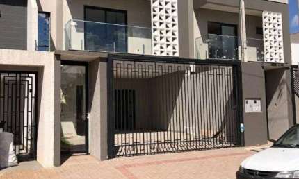 Sobrado com 3 dormitórios à venda, 151 m² por R$ 820.000,00 - Tropical 3 - Cascavel/PR