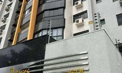 Apartamento com 3 dormitórios à venda, 211 m² por R$ 1.200.000,00 - Centro - Cascavel/PR