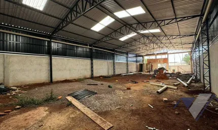 Barracão para alugar, 384 m² por R$ 7.900,00/mês - Esmeralda - Cascavel/PR