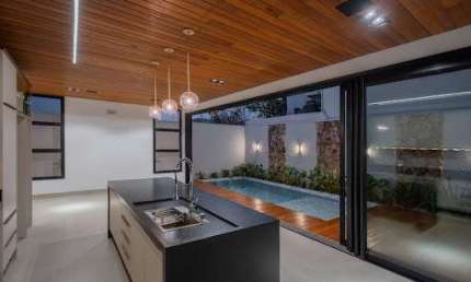 Casa Térrea semimobiliada , com 03 Suítes a Venda no Bairro Tropical II